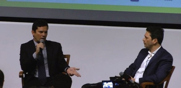 8abr2017---o-juiz-federal-sergio-moro-que-atua-na-operacao-lava-jato-e-entrevistado-pelo-tambem-juiz-federal-erik-navarro-na-brazil-conference-realizada-na-universidade-de-harvard-nos-eu
